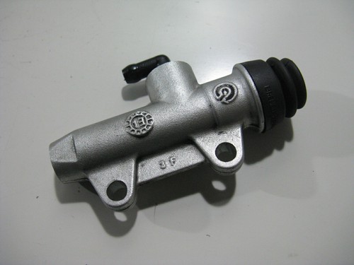 Brake cylinder rear - , pump