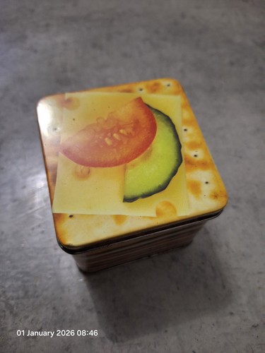 Tin cracker snack - cracker, box