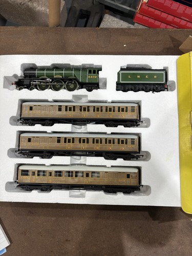 Hornby gauge r1019 lner - hornby,