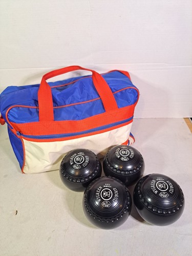 Vintage womens lawn bowls set - vintage,