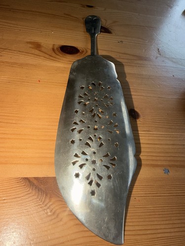 Pierced vintage fish server - pierced,