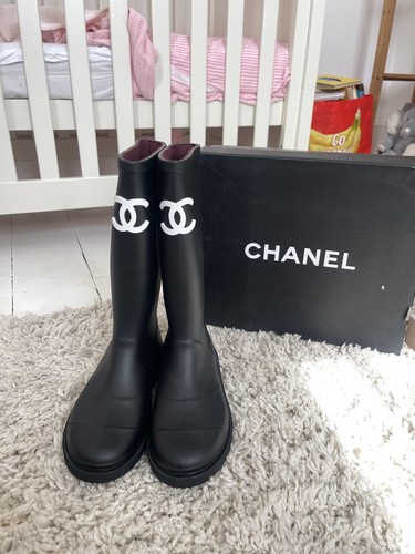 Black chanel rain boots - size, 5