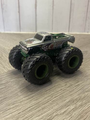 Monster jam hot - wheels, v8