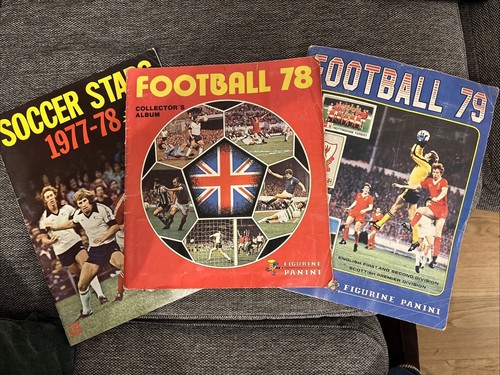 1970 football sticker - x,