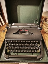 Olympia SM2 Black Typewriter