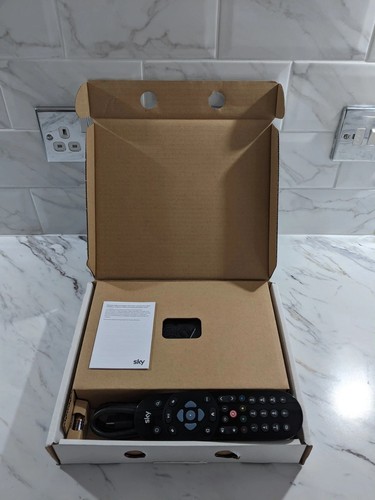 Sky mini box with remote - q,
