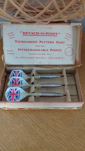 Vintage darts set - darts,