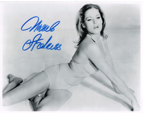 Hand signed ursula andress - signed, dr