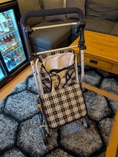 ELEGANT 3 IN 1 FOLDABLE SHOPPING TROLLEY WITH SEAT AND BREAK * BRAND NEW *