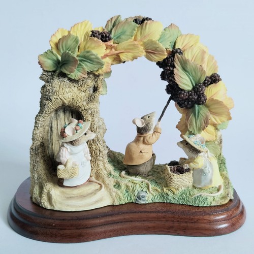 Brambly hedge autumn - brambly,