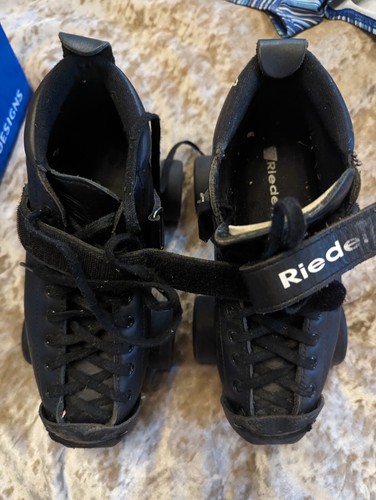 Riedell 165 rollar skates used - riedell,
