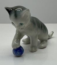 Vintage Goebel Tabby Cat And Ball.  TMK-2 Full Bee Mark 1950-1956.