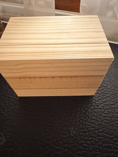 Wooden recipe card storage - card, box