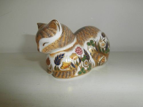 Royal crown derby cottage - royal,