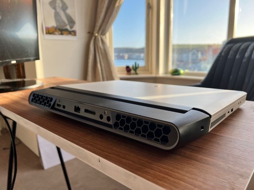 Alienware area 51m