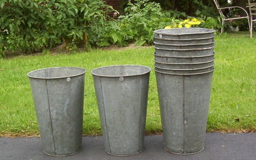 Old vintage galvanized sap - old,