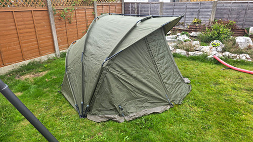 Trakker man fishing - fishing, bivvy