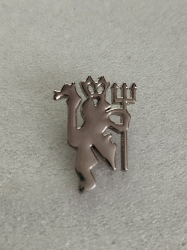 Manchester united devil pin - manchester,