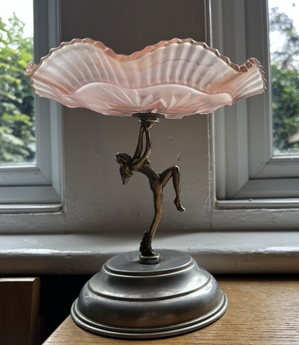 Art deco chrome - holding, a