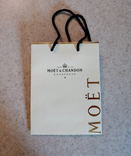 Moët chandon champagne - moët, &