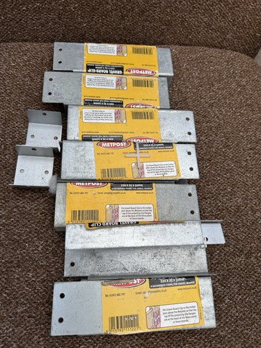 Metpost gravel board - gravel, clips