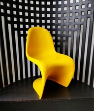 Verner Panton Mini Junior chair By Vitra :  Lovely Condition Stand Out Chair