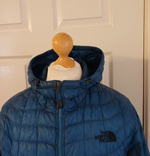 The North Face Thermoball  Warm  Hooded Jacket Size Medium 42" 100% Genuine