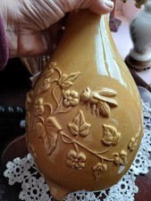 wasps flowers pot china