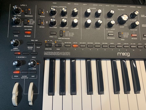 Moog messenger synth - moog,