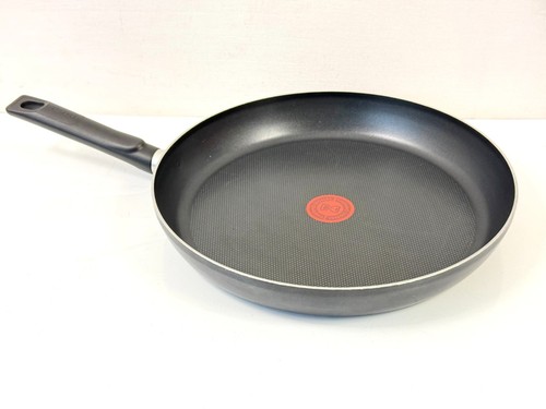 Large tefal 30cm non - tefal, stick