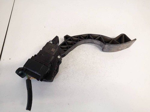 Volvo s40 2005 accelerator - s40,