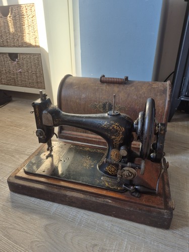 Singer sewing machine - sewing,