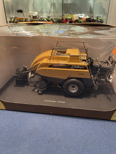 Universal hobbies - 1/32,