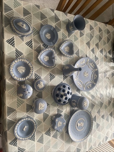 Beautiful wedgwood jasperware - beautiful,