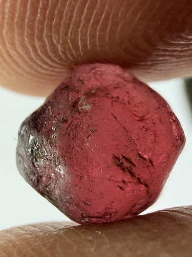 Natural garnet - 5.7, ct