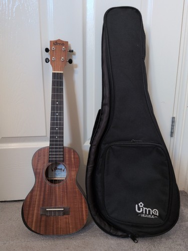 Uma baby ukulele - uma,