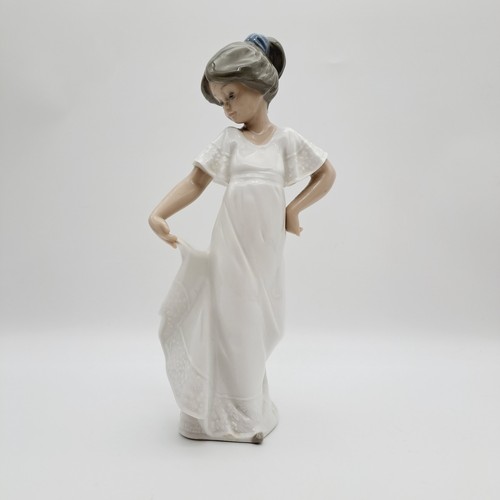 Lladro nao how pretty girl - lladro, "how