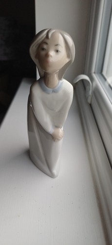 Lladro figurine girl - figurine, of