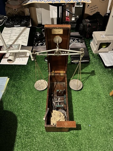 E antique weighing - &,
