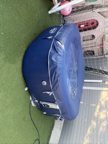 Jacuzzi hot tub - jacuzzi/hot,