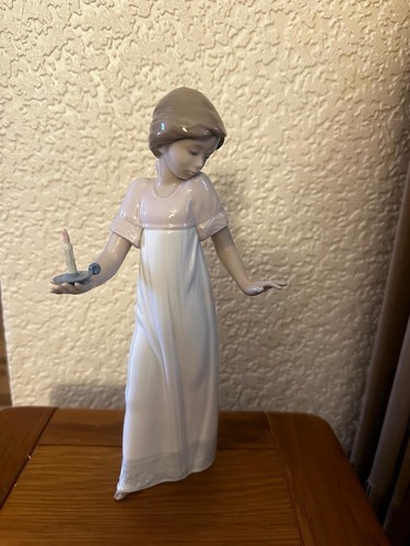 Nao lladro light the - “to,