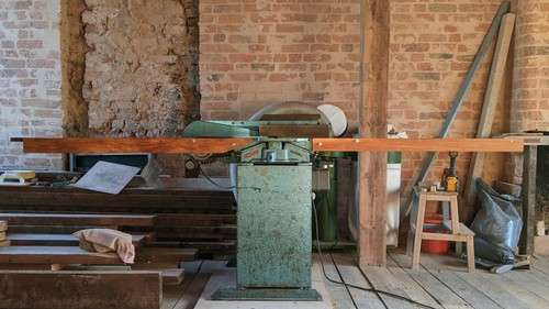 Dodd reconditioned table - -,