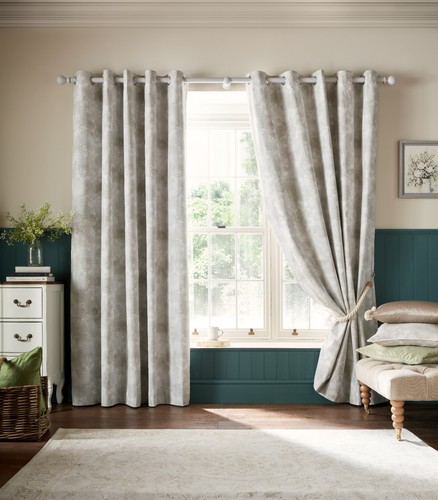 Laura ashley millhayes - laura,