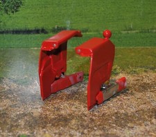 1:16 MASSEY FERGUSON MF 135 TRACTOR FLAT TOP RESIN MUDGAURDS, FITS UH , PAINTED