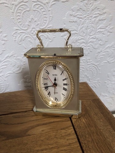 Small acctim quartz - small, carriage