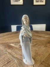 Lladro Figurine Girl with