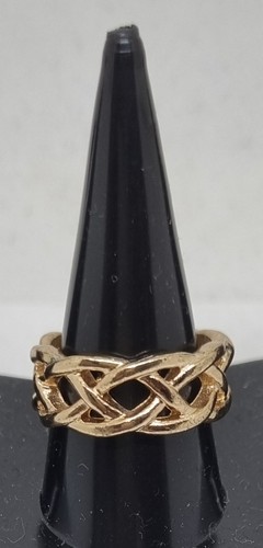 Gold tone knot design band - tone,