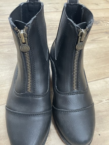 Mountain horse black ankle - horse,