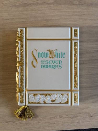 Snow white and the - white,