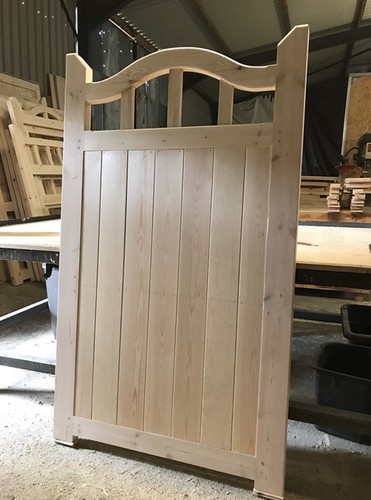 Pretty wooden garden - wooden, gates